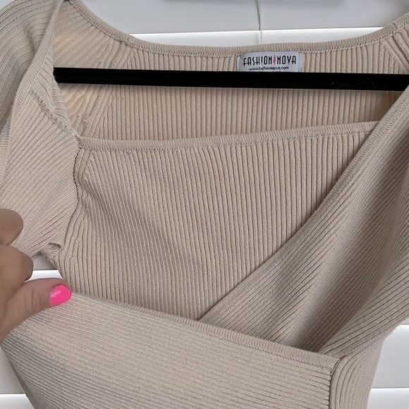 Gorgeous & Super Soft Cris Cross V-neck Sweater! Sz S - Picture 6 of 10